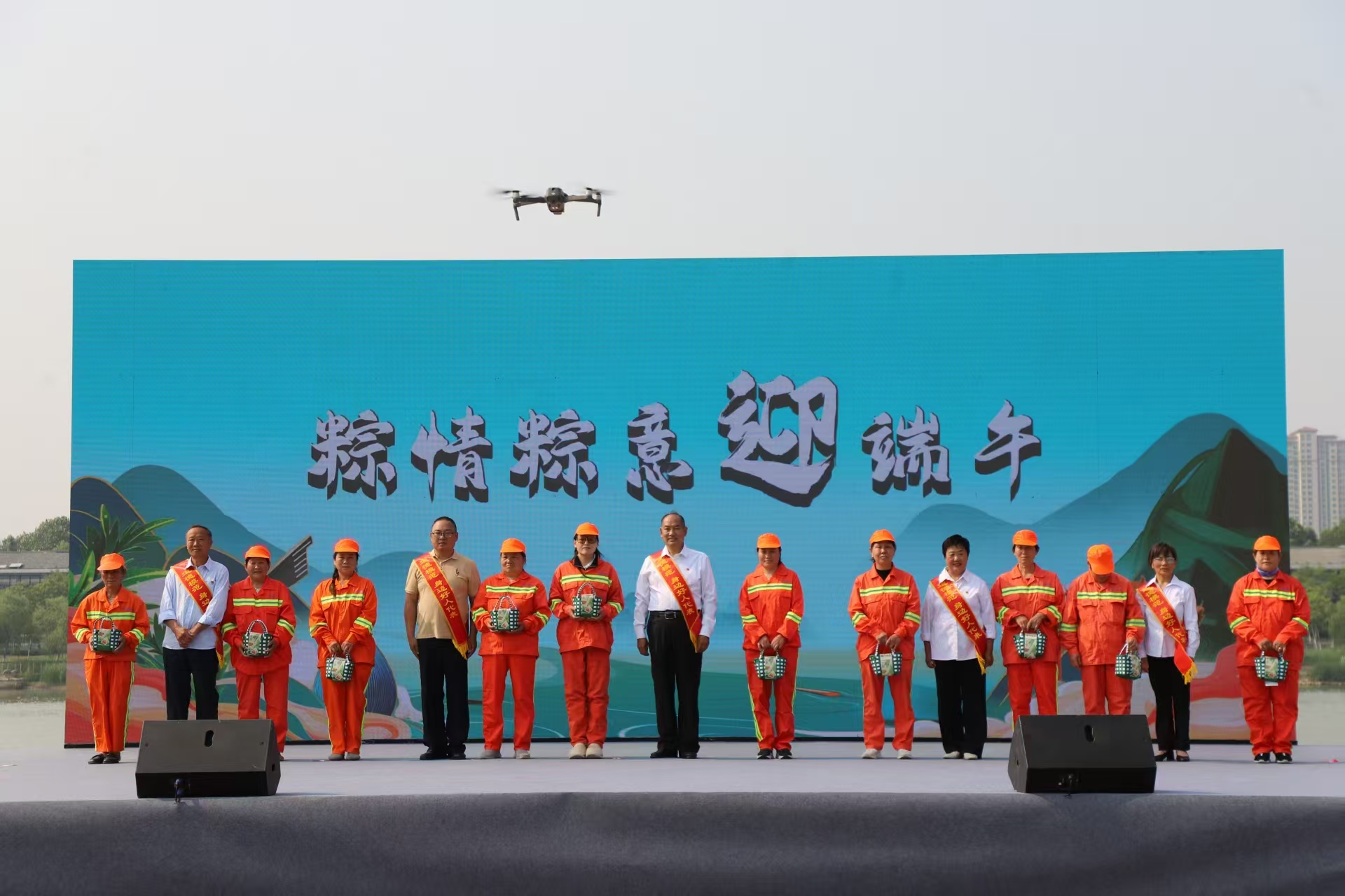  老鹰观众热烈欢呼！，姆巴佩迎来七赛季出色发挥观众掌声雷动