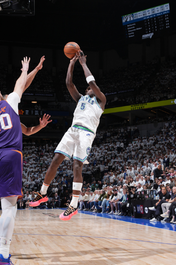 Kaiyun Sports菲尼克斯太阳发布备战花絮；关键时刻豪取连胜；葡超任务艰巨；更衣室氛围转暖的简单介绍