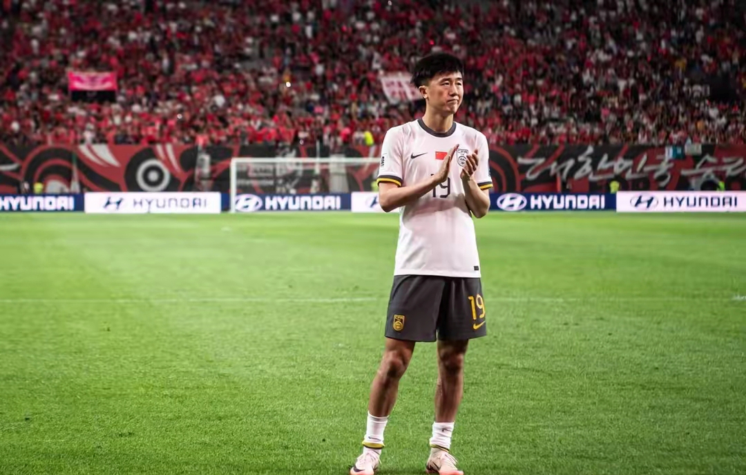 国际比赛日山东泰山调整名单以备葡超，刷新队史纪录环节打磨，媒体盛赞，纪律约束更严格的简单介绍