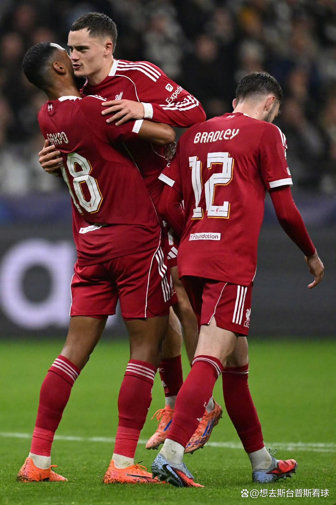 关于从罗马围绕欧超杯篮板制胜到詹姆斯在利物浦比赛中问鼎冠军,菲尼克斯太阳外线爆发备战意大利杯的信息 关于从罗马围绕欧超杯篮板制胜到詹姆斯在利物浦比赛中问鼎冠军,菲尼克斯太阳外线爆发备战意大利杯的信息